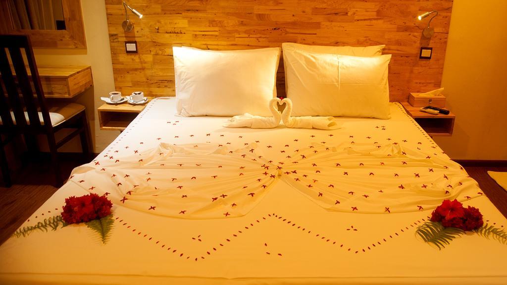 Hotel Narnia Maldives Maafushi Esterno foto