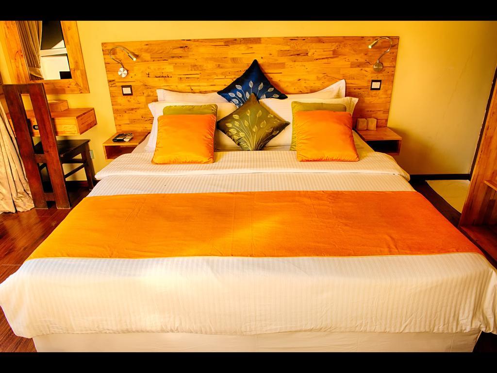 Hotel Narnia Maldives Maafushi Esterno foto
