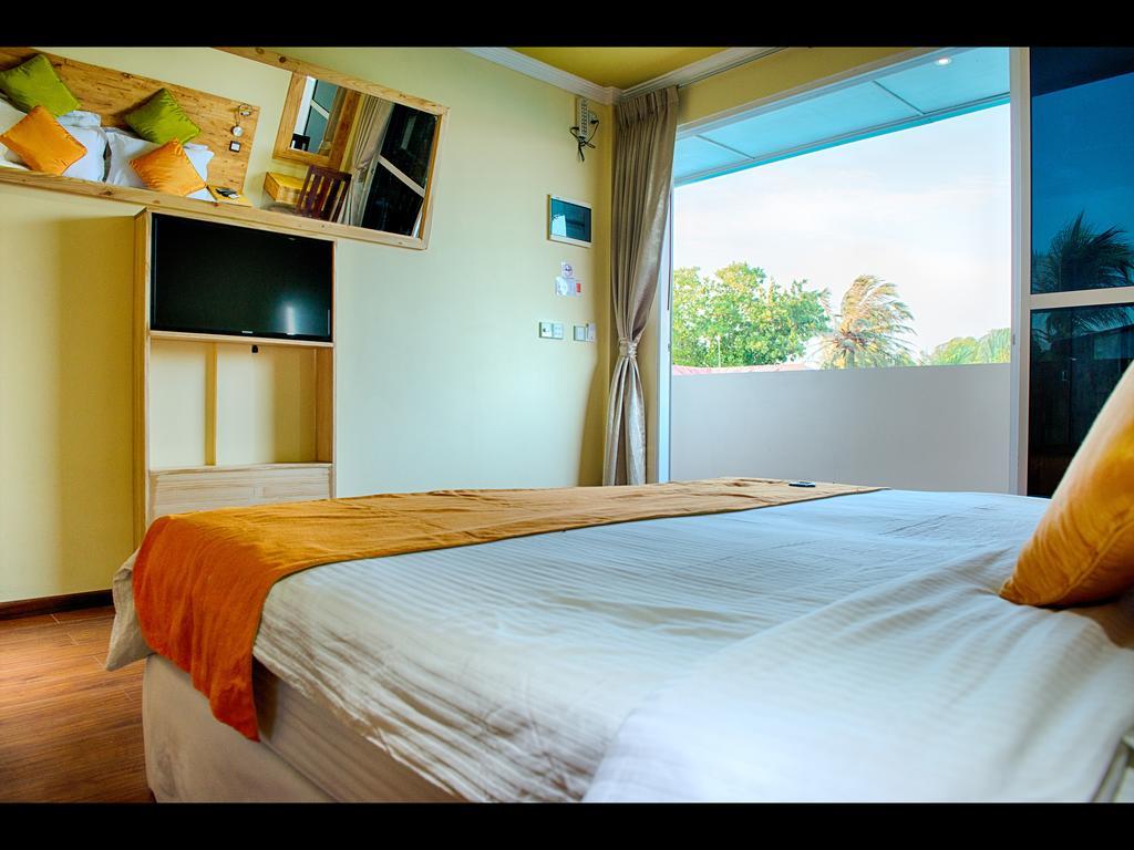 Hotel Narnia Maldives Maafushi Esterno foto