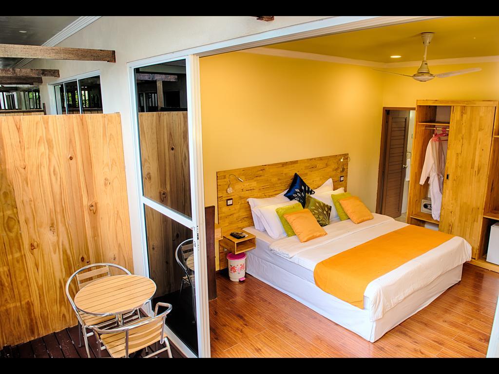 Hotel Narnia Maldives Maafushi Esterno foto