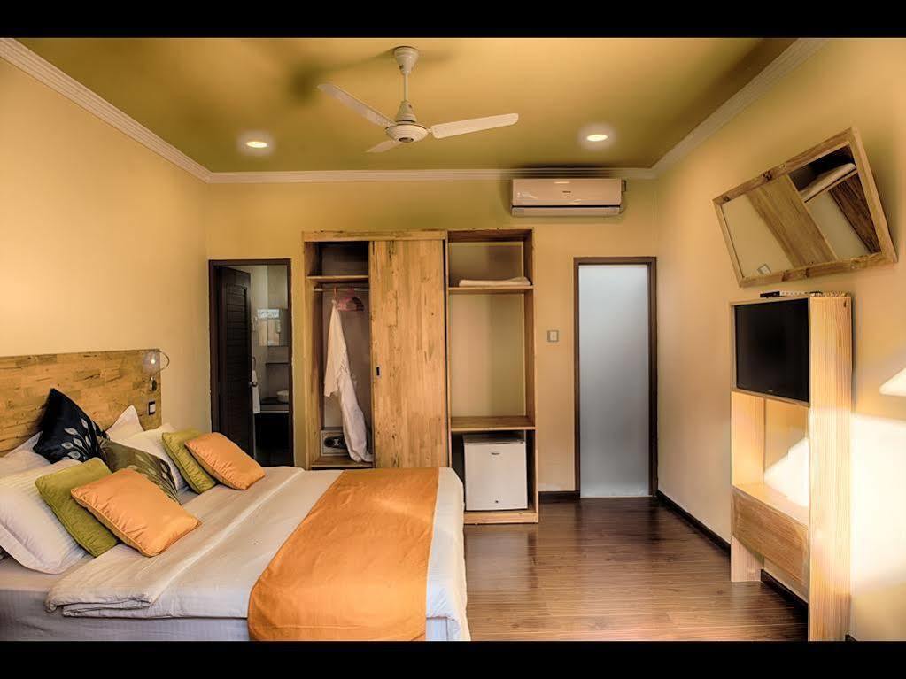 Hotel Narnia Maldives Maafushi Esterno foto