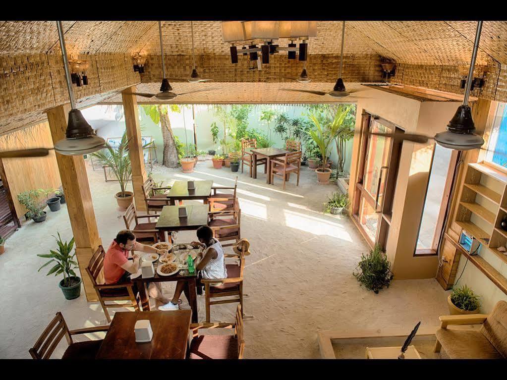 Hotel Narnia Maldives Maafushi Esterno foto