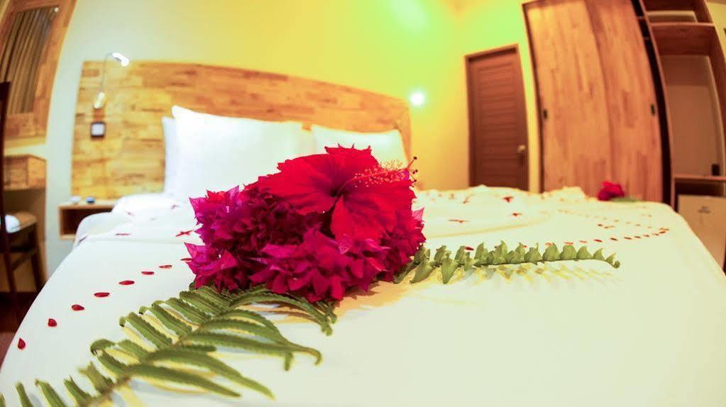 Hotel Narnia Maldives Maafushi Esterno foto
