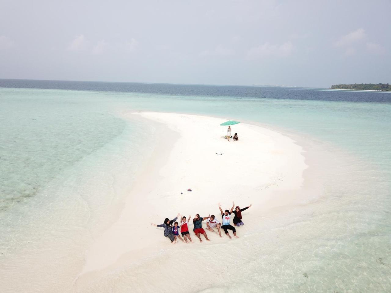 Hotel Narnia Maldives Maafushi Esterno foto